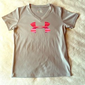 Under Armour Girls’ Tee. M. NWOT.